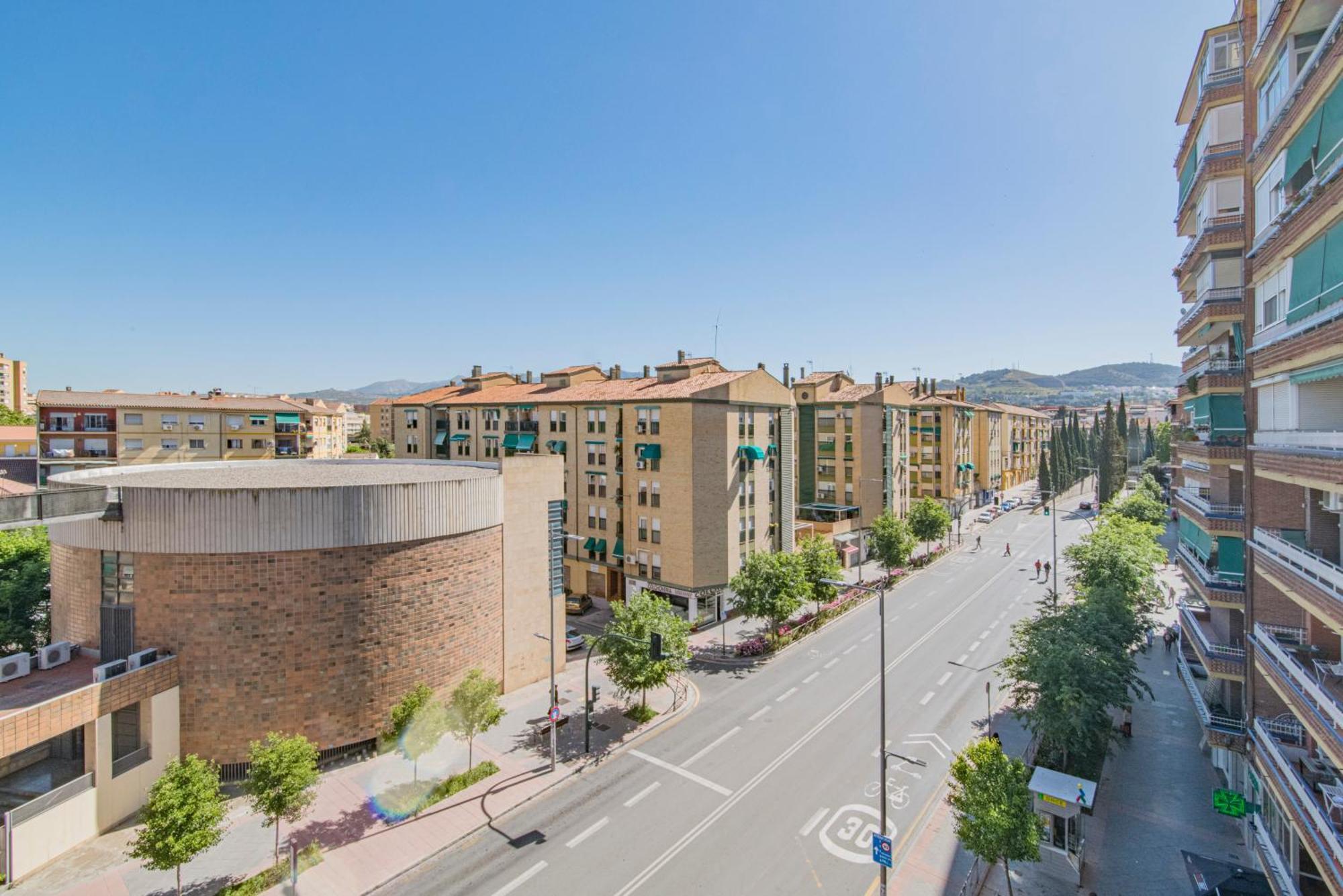 Delfin Retreat Con Terraza Junto A Parada De Metro Granada Eksteriør billede