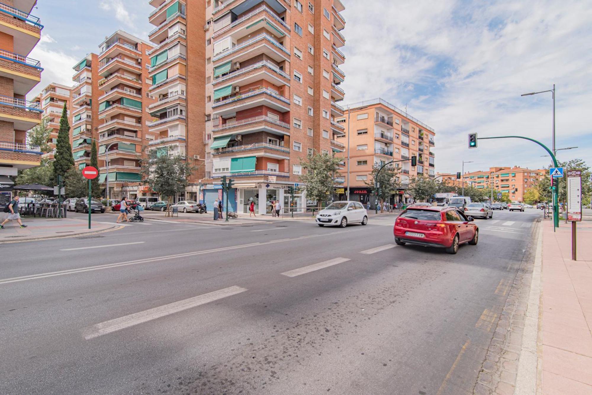 Delfin Retreat Con Terraza Junto A Parada De Metro Granada Eksteriør billede