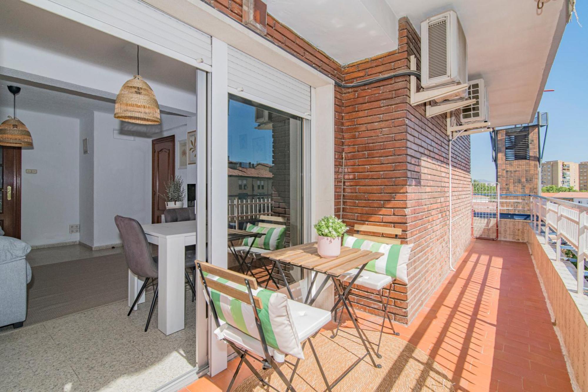 Delfin Retreat Con Terraza Junto A Parada De Metro Granada Eksteriør billede